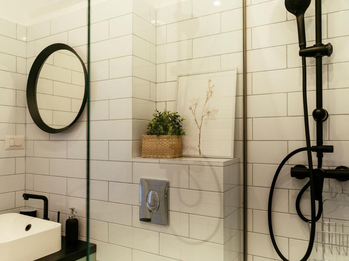Beautiful Modern Studio - Cismigiu Park - Netflix บูคาเรสต์ ภายนอก รูปภาพ